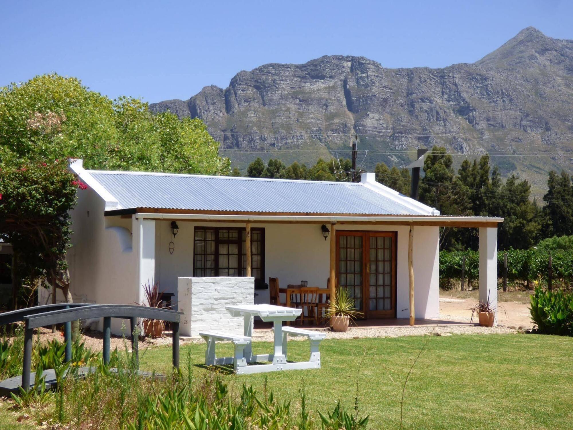 Vindoux Tree House Guest Farm & Spa Tulbagh Exterior photo